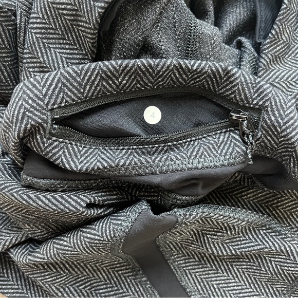 Lululemon Run Inspire Crop Leggings Heathered gray herringbone EUC - Picture 9 of 9